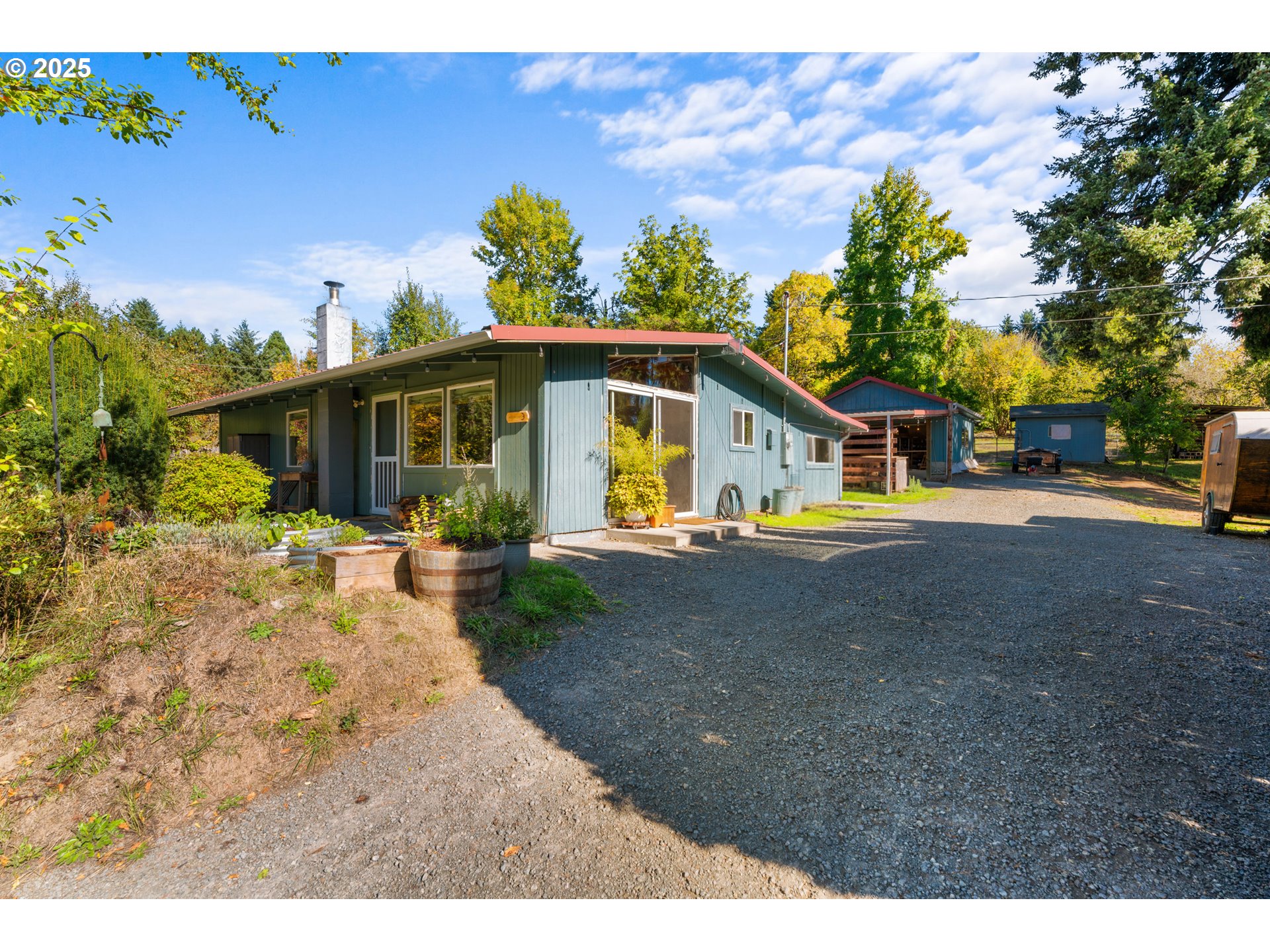 19482 South Henrici Road Oregon City, OR 97045 - Photo 2 of 48 Gallery Image 2