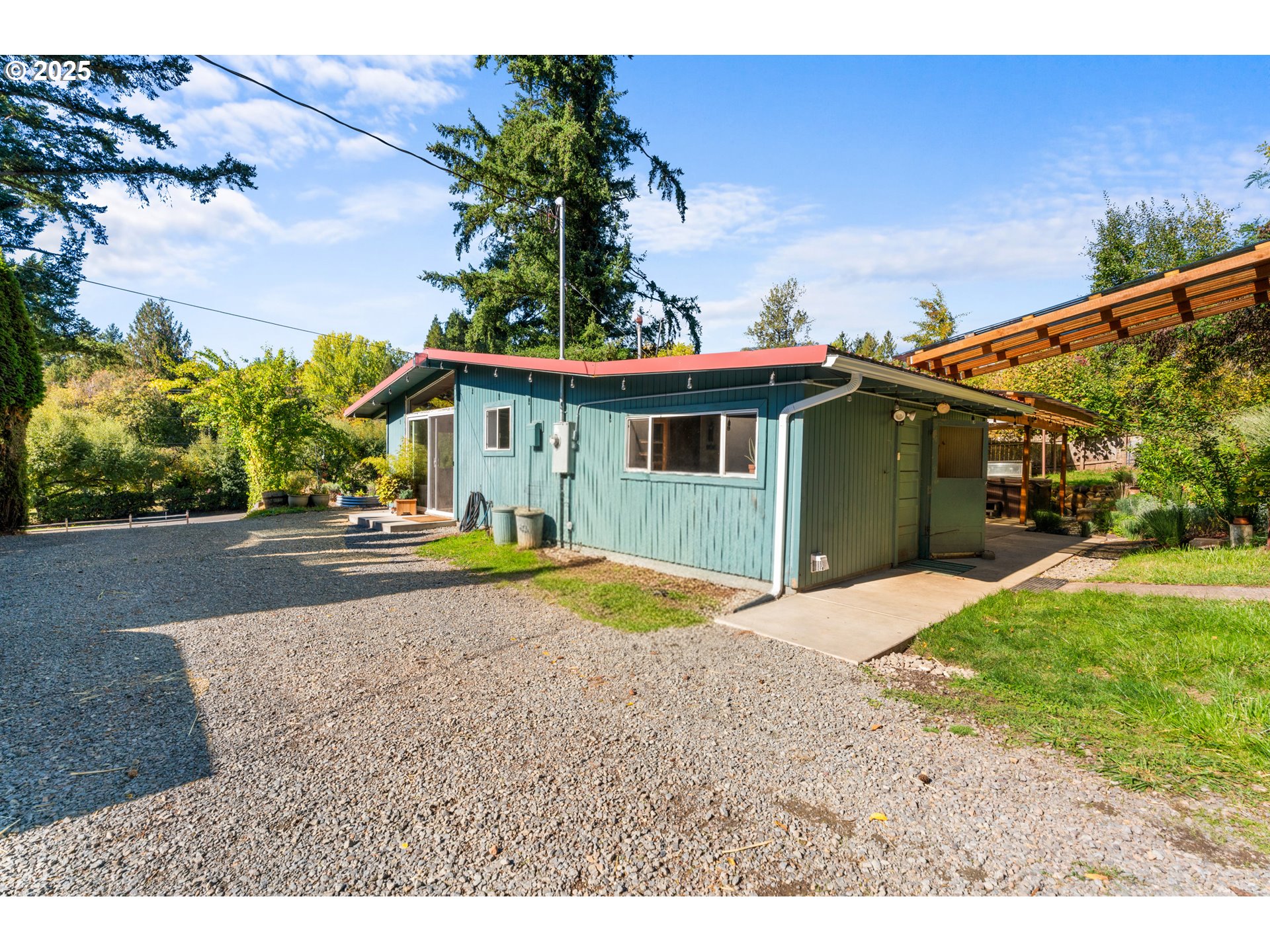 19482 South Henrici Road Oregon City, OR 97045 - Photo 4 of 48 Gallery Image 4