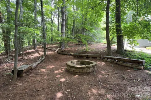$1,100,000 | 153 SkyView Circle, Asheville, NC 28804