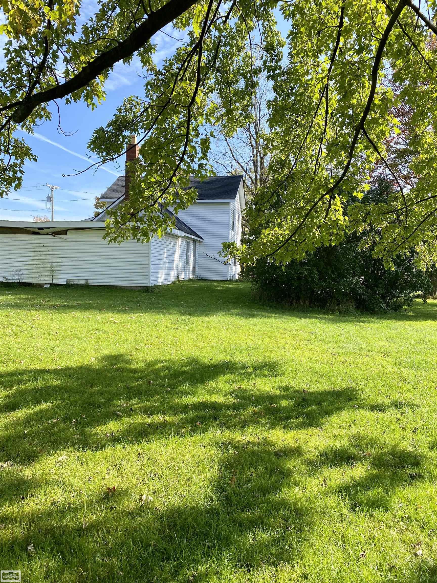 1801 Wheeler Road Allenton, MI 48002 - Photo 6 of 22 50127442-5.JPG