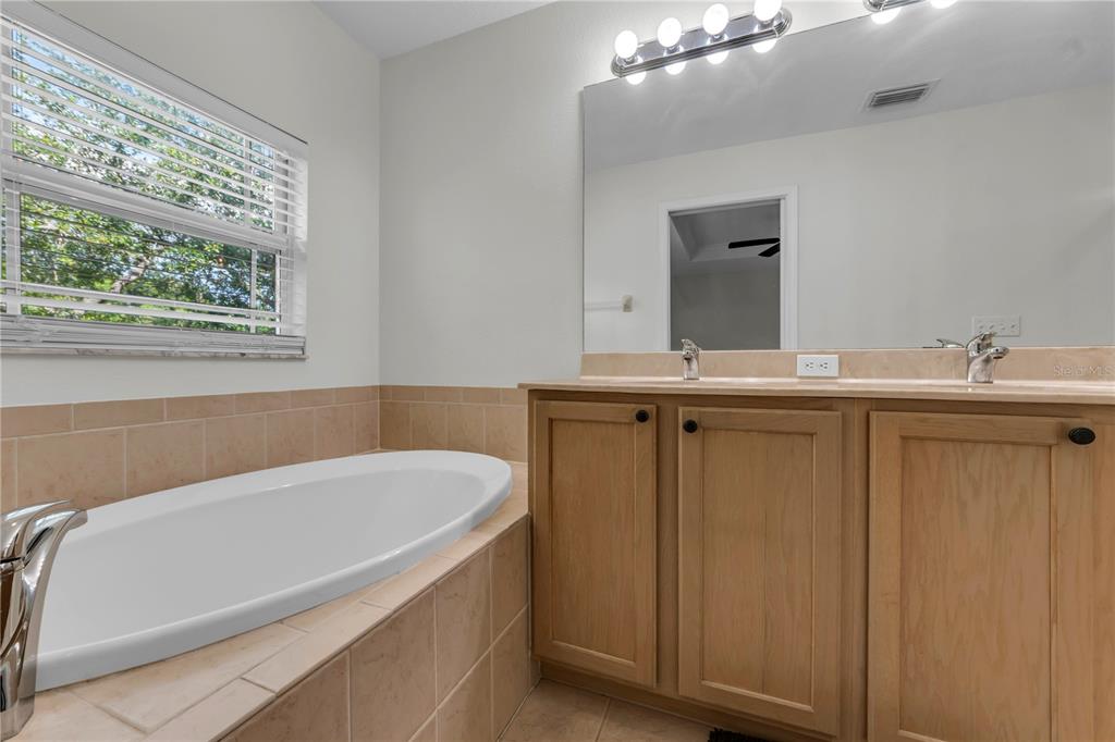 1421 Ridge Terrace Tarpon Springs, FL 34689 - Photo 21 of 48