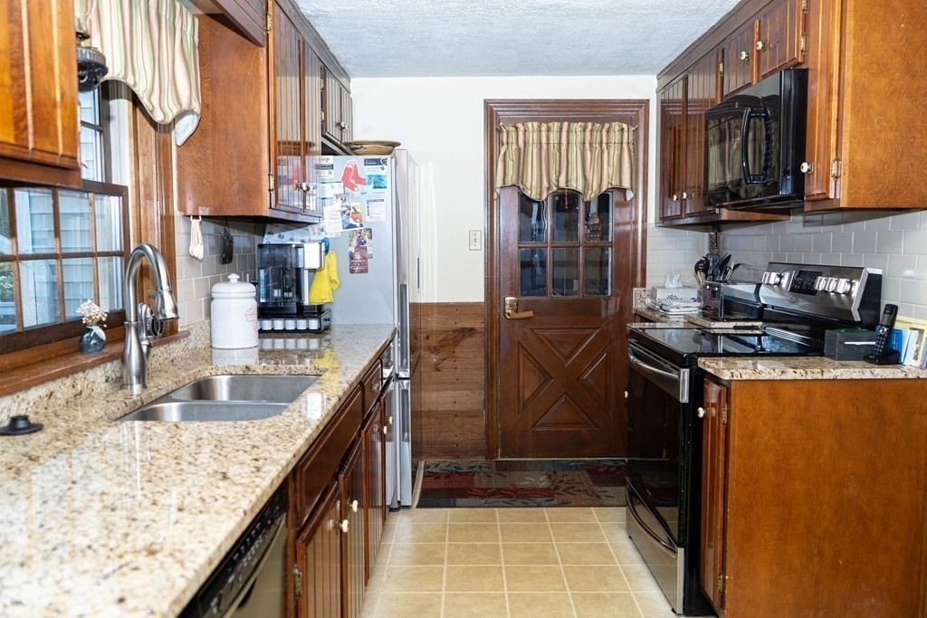 14 Meadowbrook Road Southbridge, MA 01550 - Photo 13 of 35 Gallery Image 13