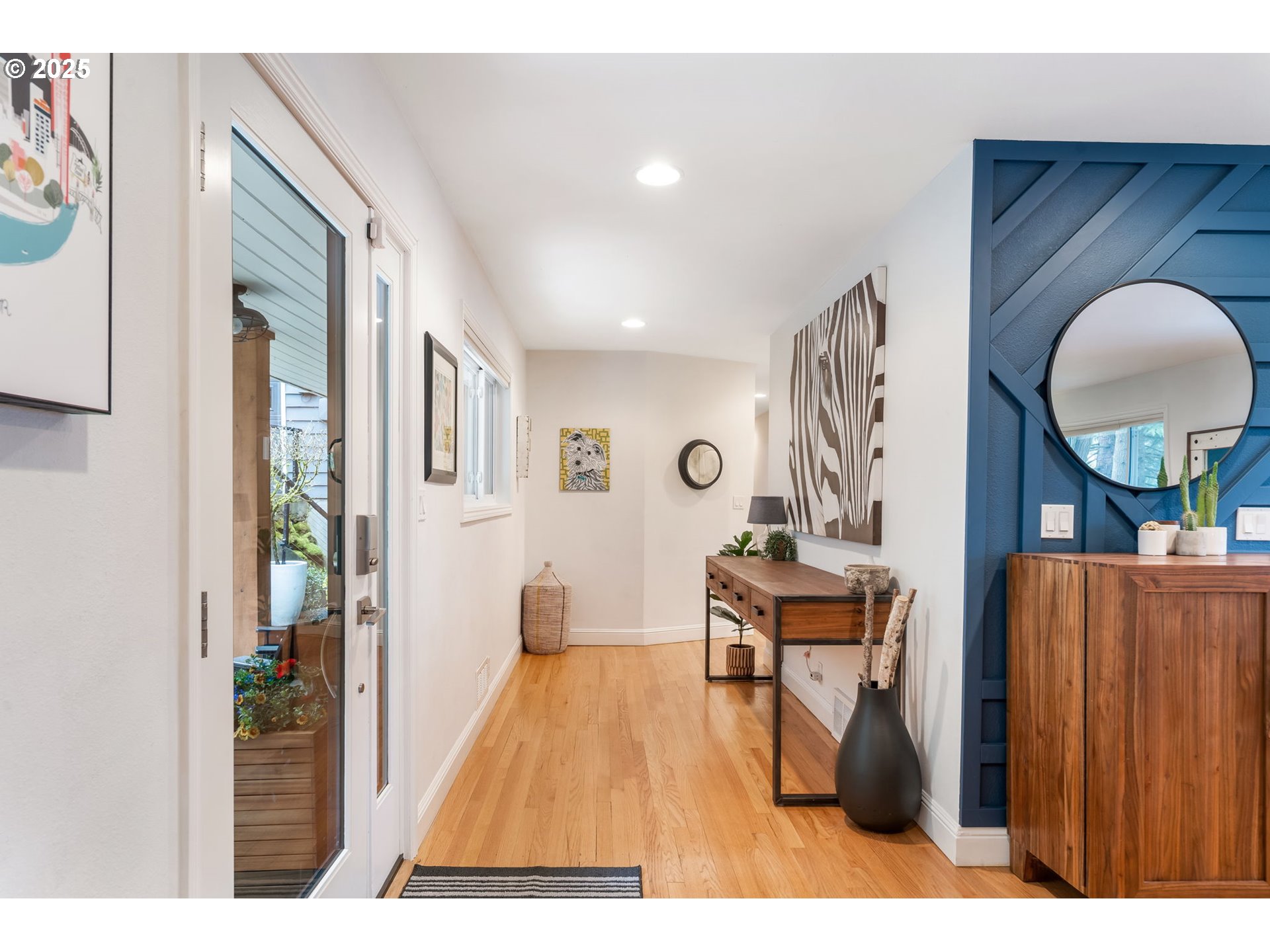 4933 Southwest 18th Place Portland, OR 97239 - Photo 5 of 43 a living room with furniture