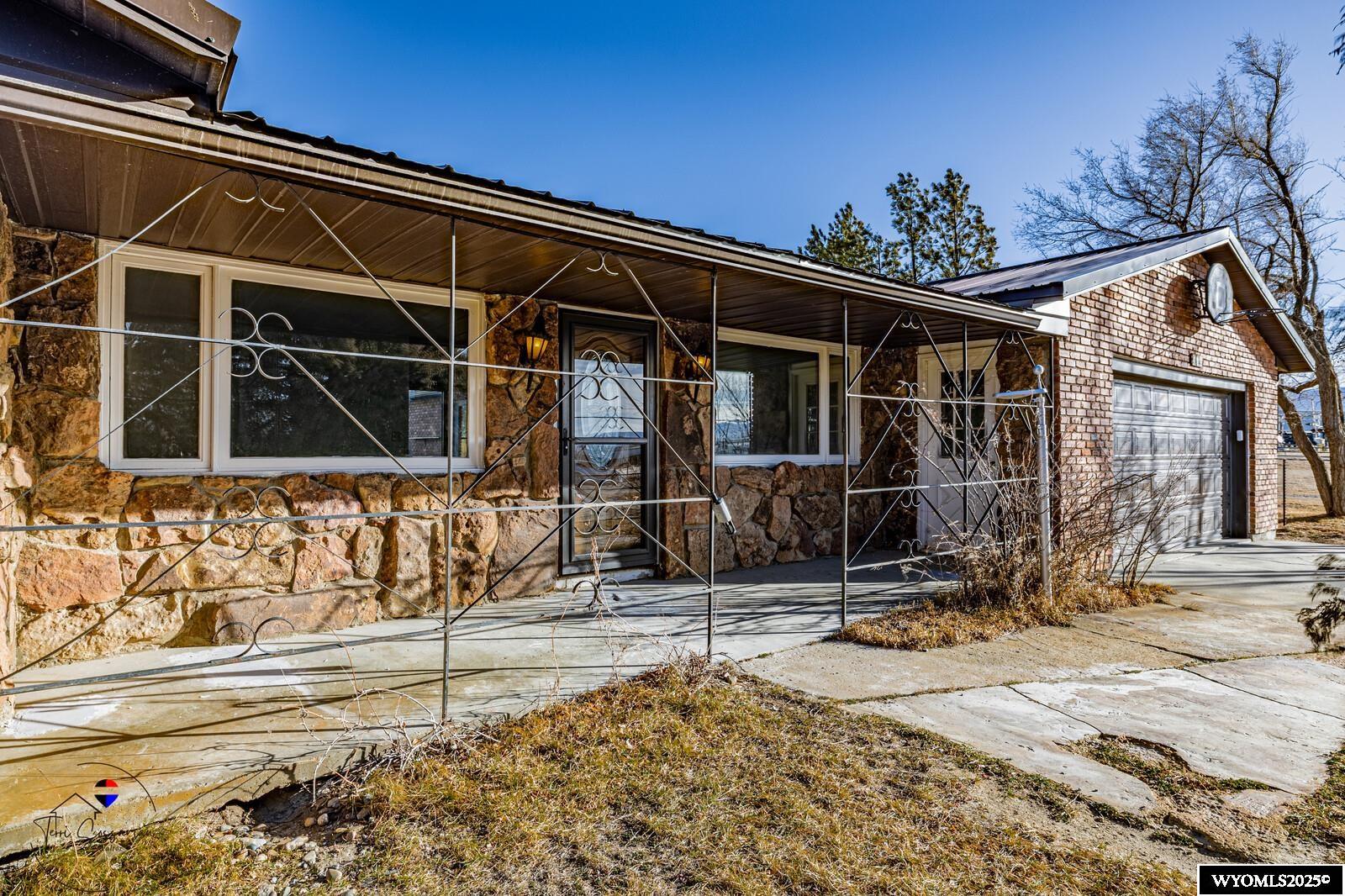 578 Buckskin Road Evansville, WY 82636 - Photo 2 of 43