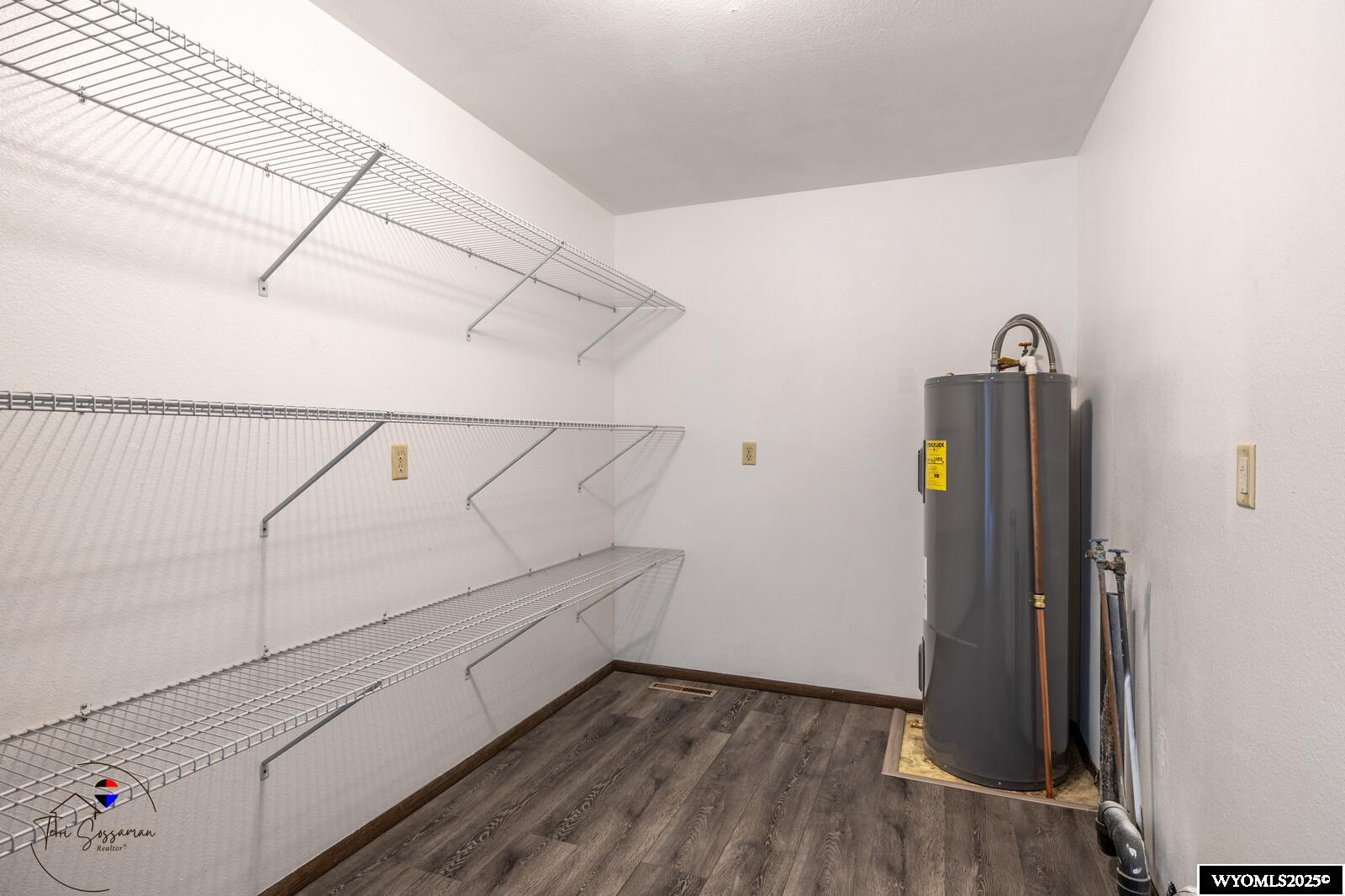 578 Buckskin Road Evansville, WY 82636 - Photo 24 of 43