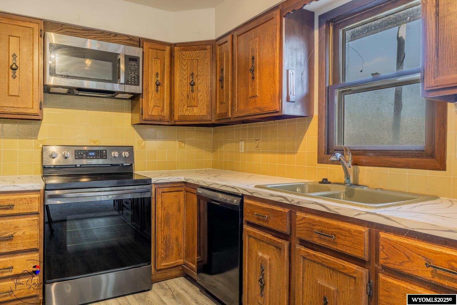 578 Buckskin Road Evansville, WY 82636 - Photo 9 of 43