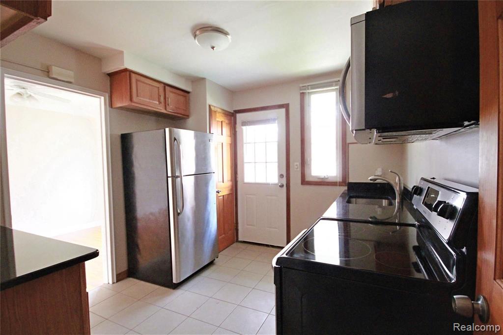 1526 West Webster Road Royal Oak, MI 48073 - Photo 11 of 38