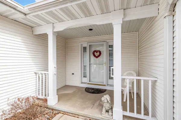 $385,000 | 1513 Dickenson Court, Neenah, WI 54956