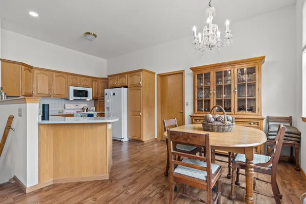 $385,000 | 1513 Dickenson Court, Neenah, WI 54956