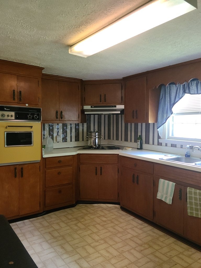 138 Perryville Road Saltville, VA 24370 - Photo 5 of 15 Gallery Image 5