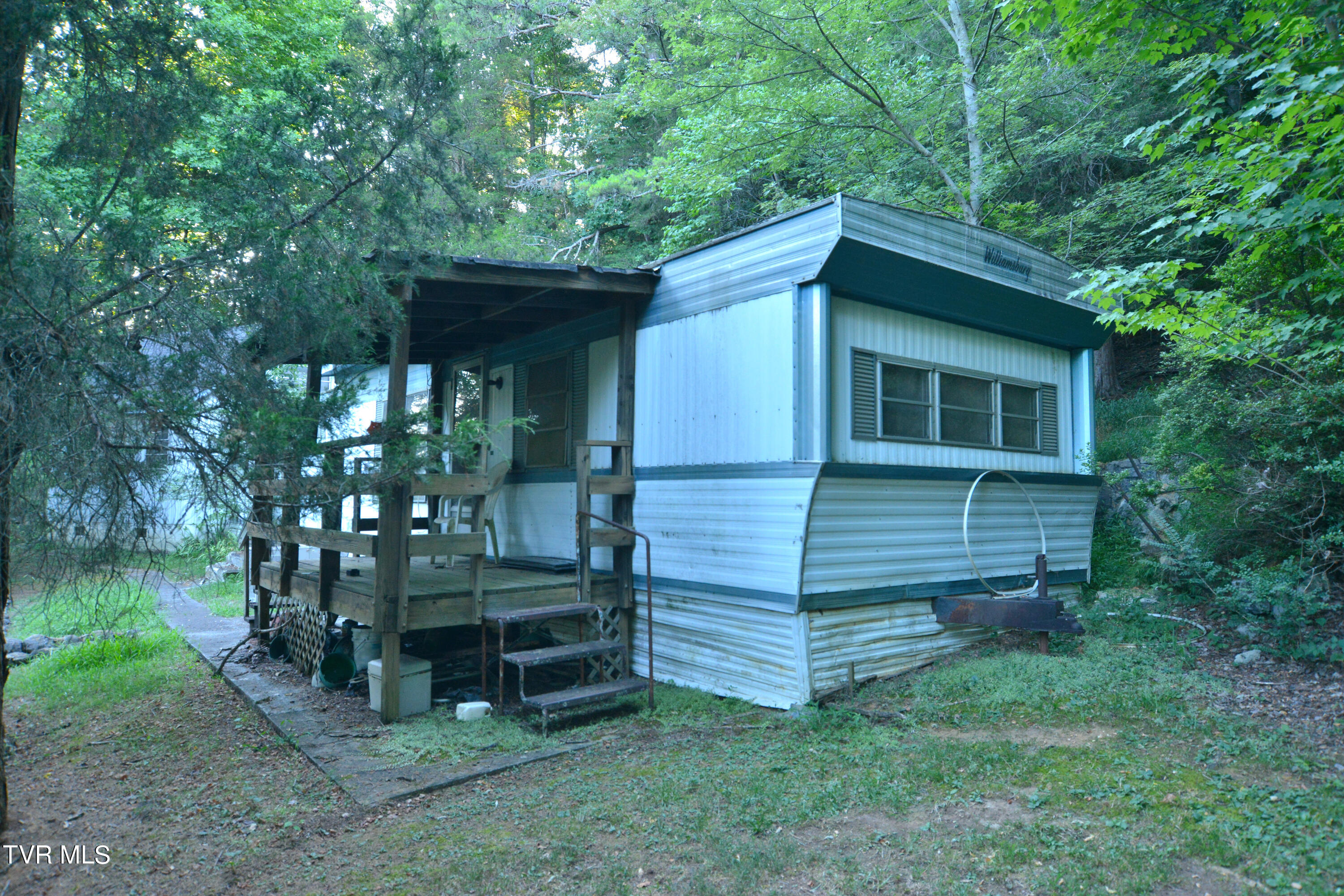 230 Ellis Road Blountville, TN 37617 - Photo 21 of 22 DSC_0204