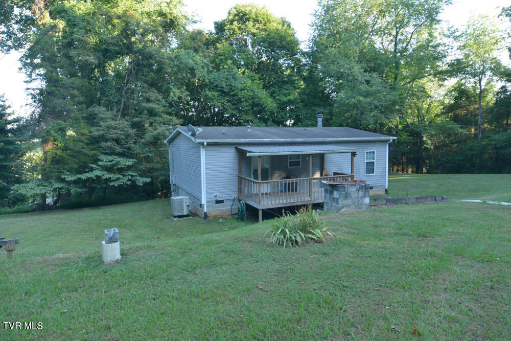 230 Ellis Road Blountville, TN 37617 - Photo 3 of 22 DSC_0199