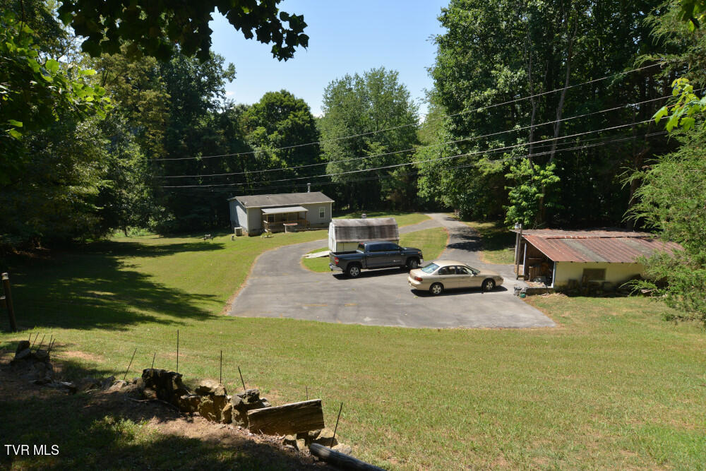 230 Ellis Road Blountville, TN 37617 - Photo 6 of 22 DSC_0175