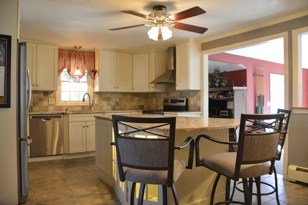 19 Old Powder House Road Lakeville, MA 02347 - Photo 5 of 28 Gallery Image 5