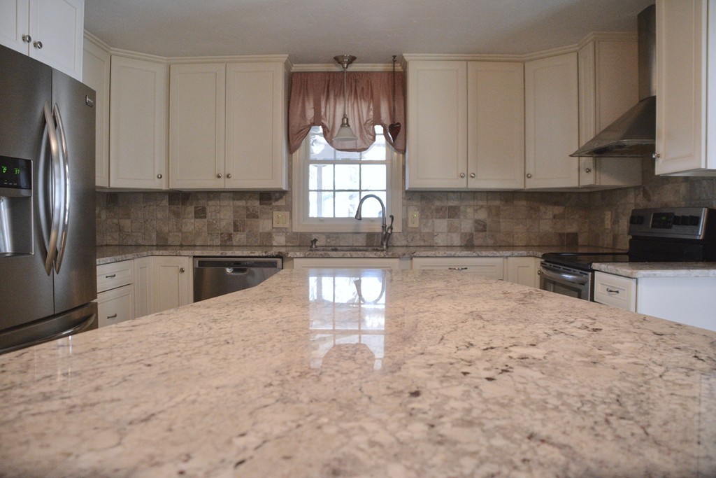 19 Old Powder House Road Lakeville, MA 02347 - Photo 10 of 28 Gallery Image 10