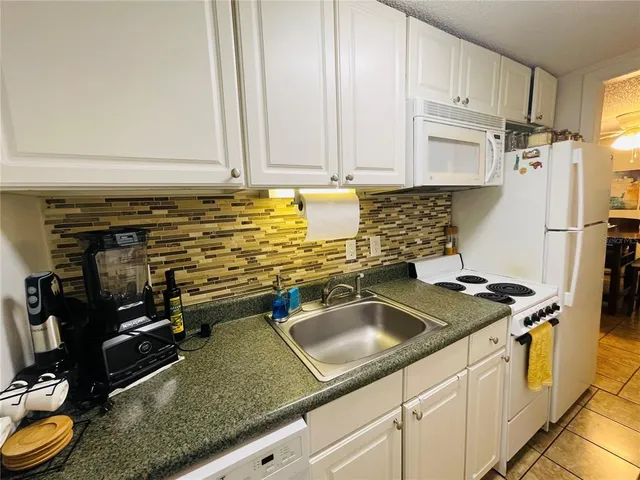 $107,900 | 2490 Southwest 14th Drive, Unit 29, Gainesville, FL 32608