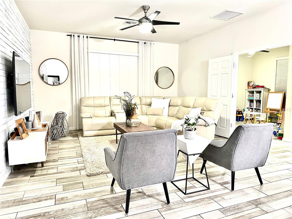 3596 Southern Cross Loop Kissimmee, FL 34744 - Photo 3 of 13