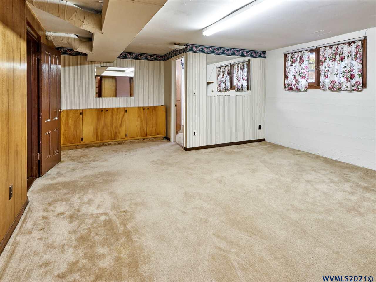 341 Southeast 4th Avenue Albany, OR 97321 - Photo 33 of 38