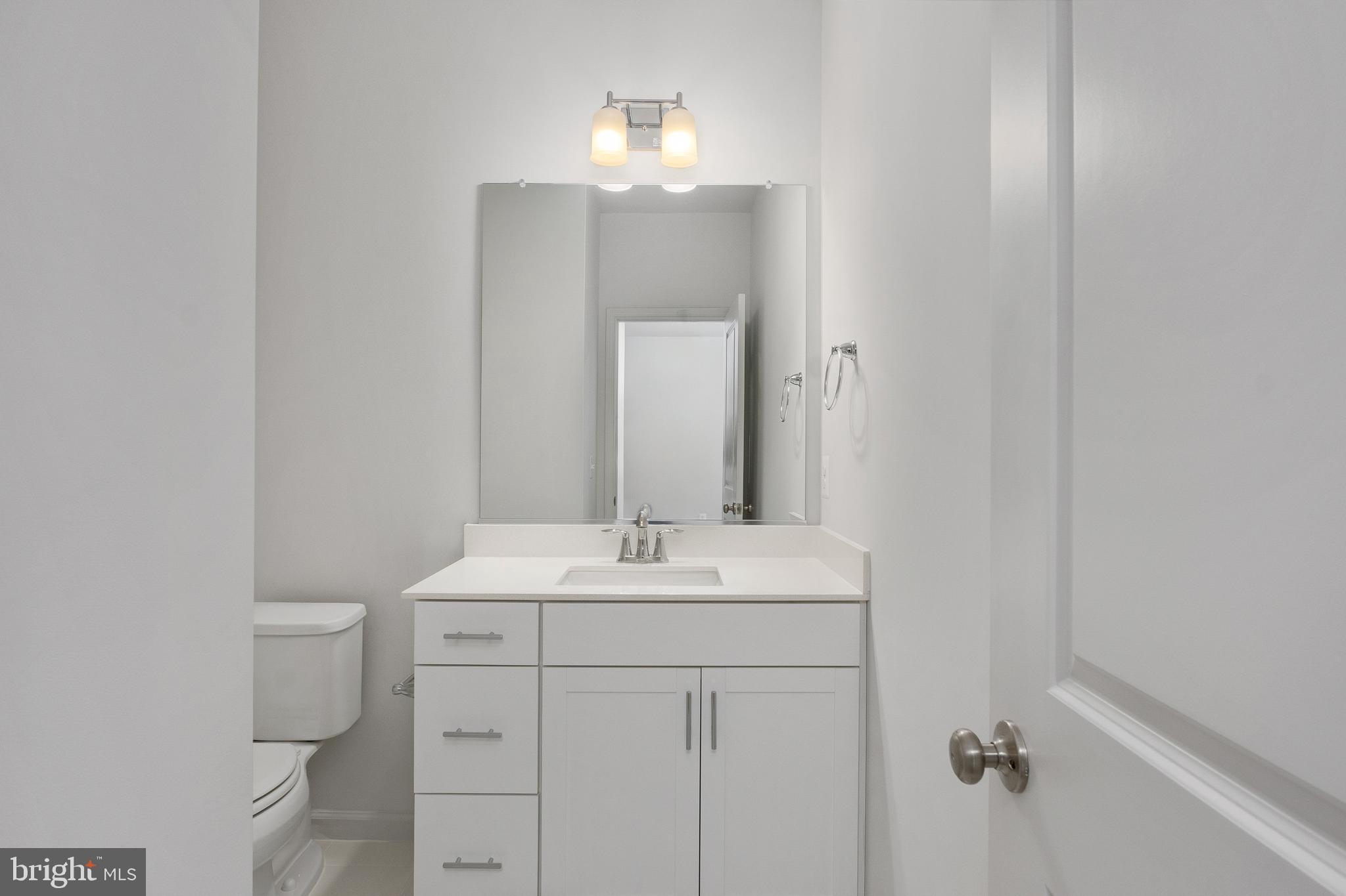 2540 Neabsco Common Place Woodbridge, VA 22191 - Photo 24 of 34 Shared Hall Bath