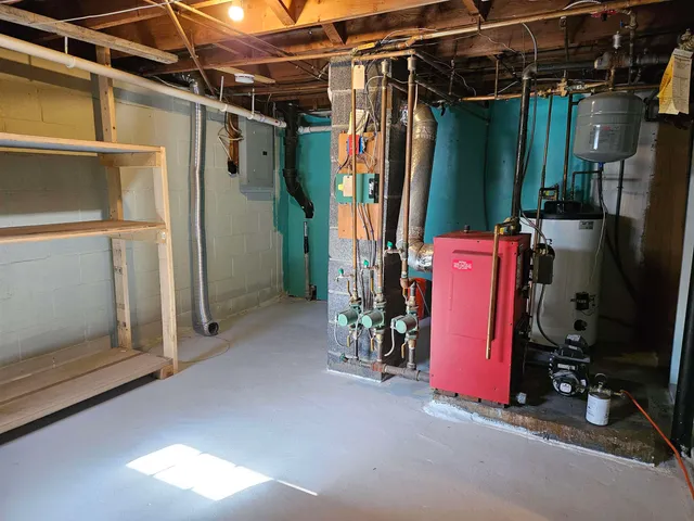 $1,700 | 16 McKenzie Drive, Claremont, NH 03743