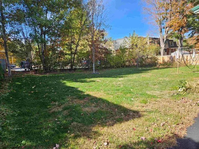 $1,700 | 16 McKenzie Drive, Claremont, NH 03743