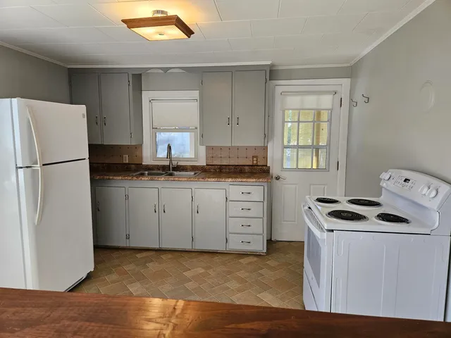 $1,700 | 16 McKenzie Drive, Claremont, NH 03743