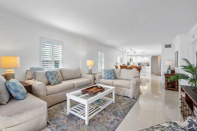 $4,500 | 1040 Banyan Road, Unit 2010, Boca Raton, FL 33432