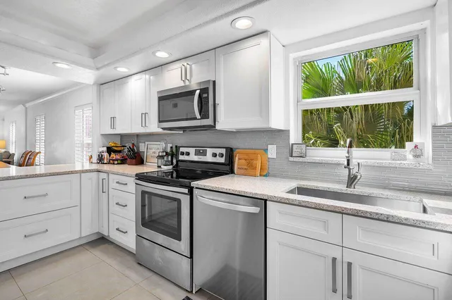 $4,500 | 1040 Banyan Road, Unit 2010, Boca Raton, FL 33432