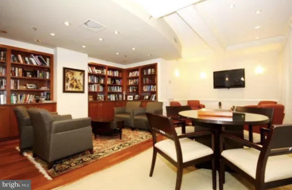 1500 Chestnut Street, Unit 4D Philadelphia, PA 19102 - Photo 25 of 26 Modern reading nook with elegant shelves.