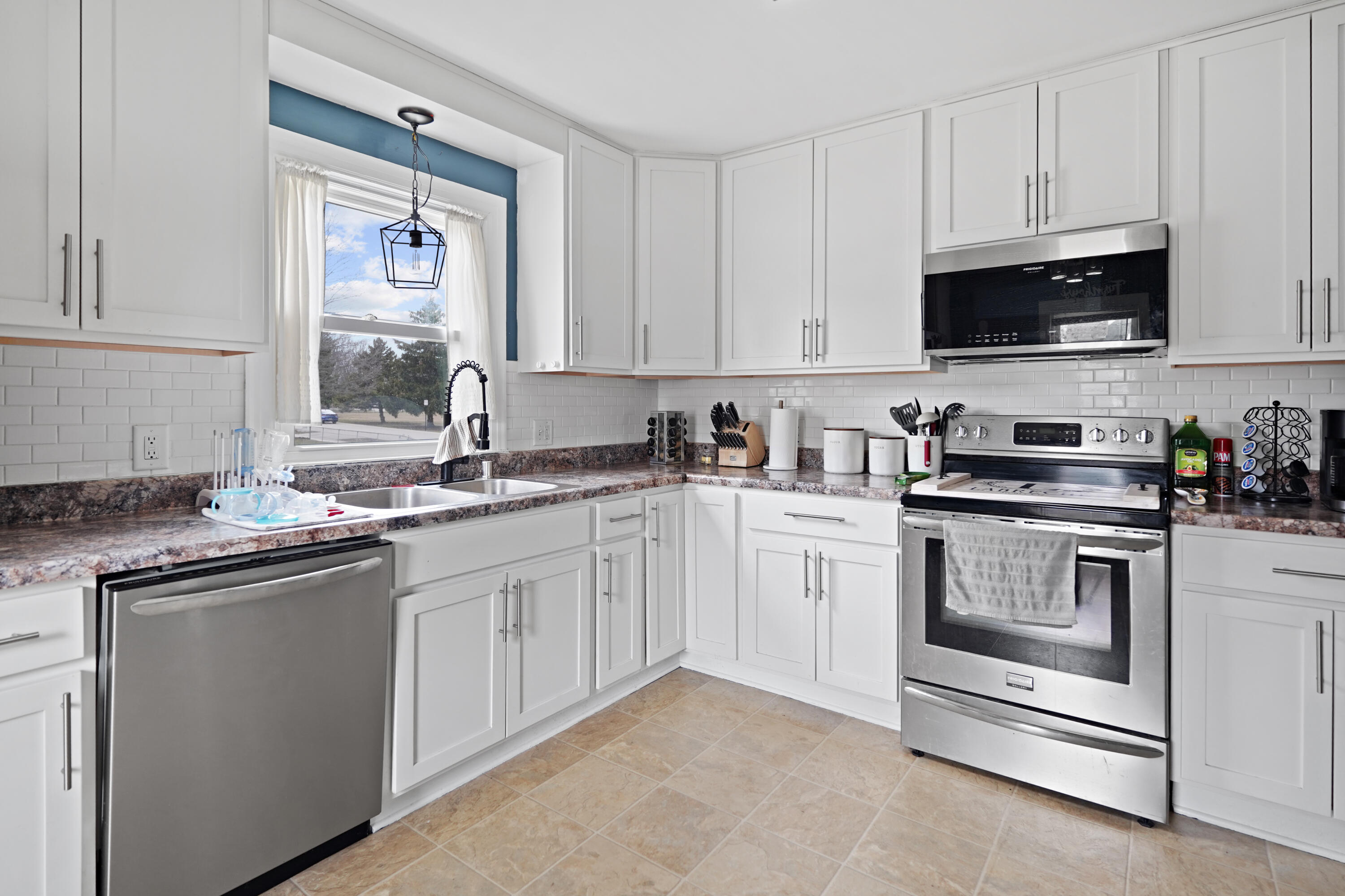 4719 76th Street Pleasant Prairie, WI 53142 - Photo 11 of 38 DSC07670