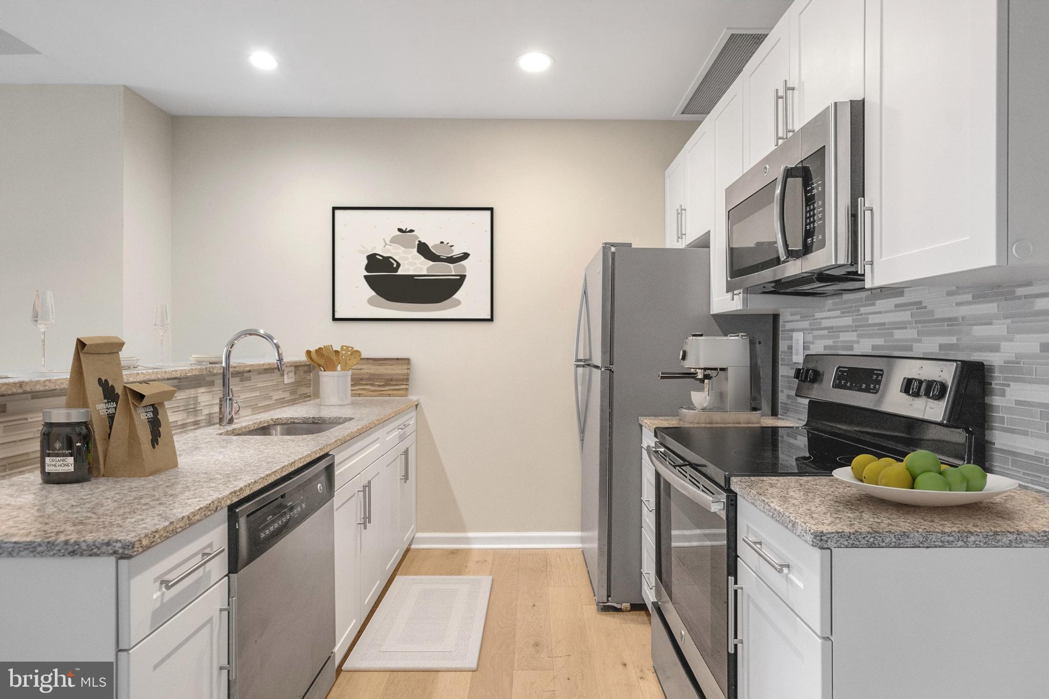 235 North Christopher Columbus Boulevard, Unit 412 Philadelphia, PA 19106 - Photo 27 of 55