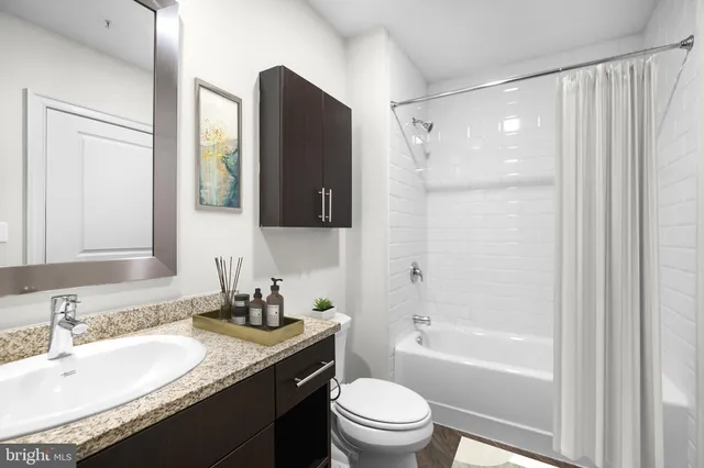 $1,495 | 235 North Christopher Columbus Boulevard, Unit 412, Philadelphia, PA 19106