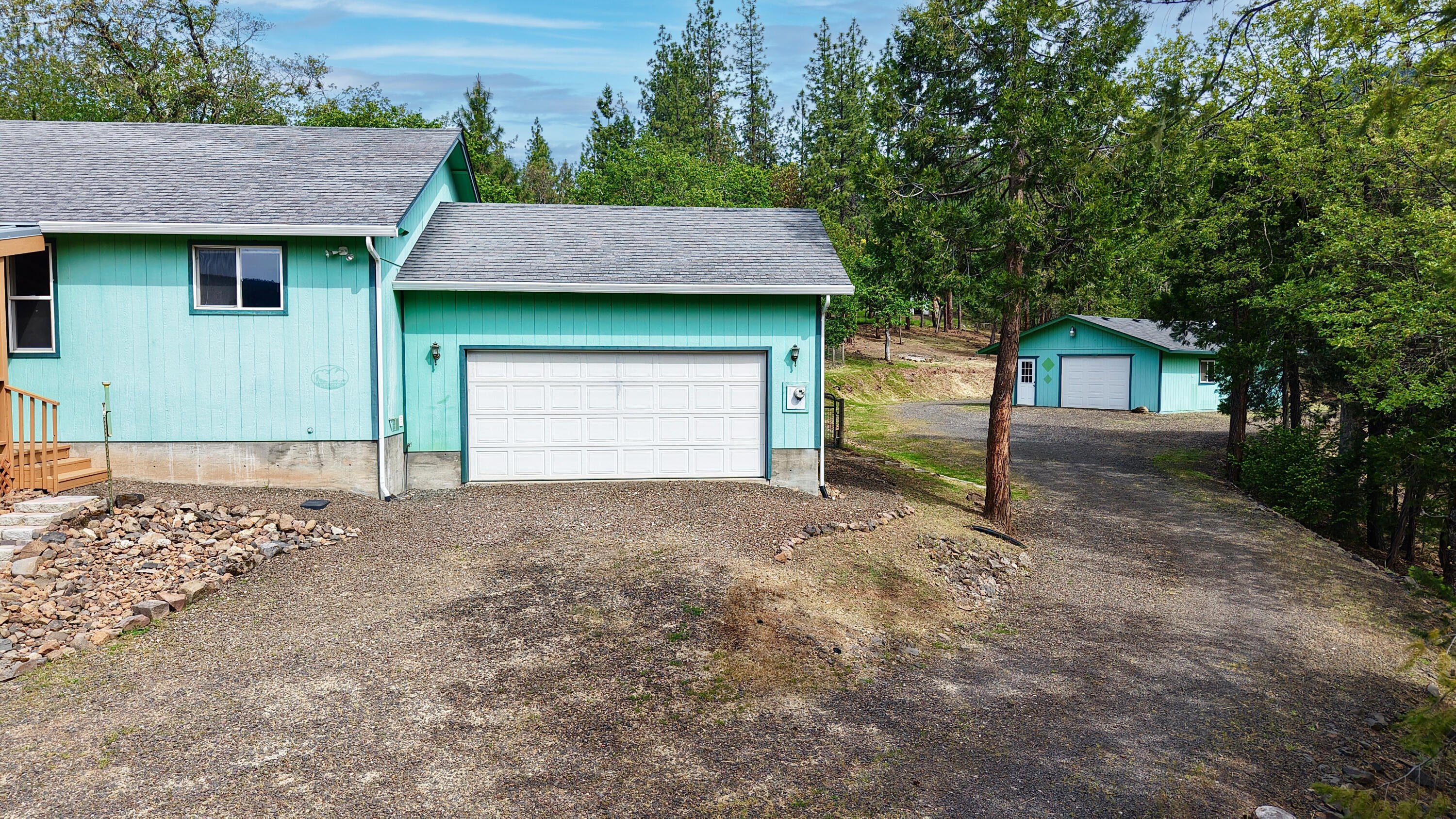 204 Shipley Terrace Prospect, OR 97536 - Photo 43 of 61 a house with a outdoor space