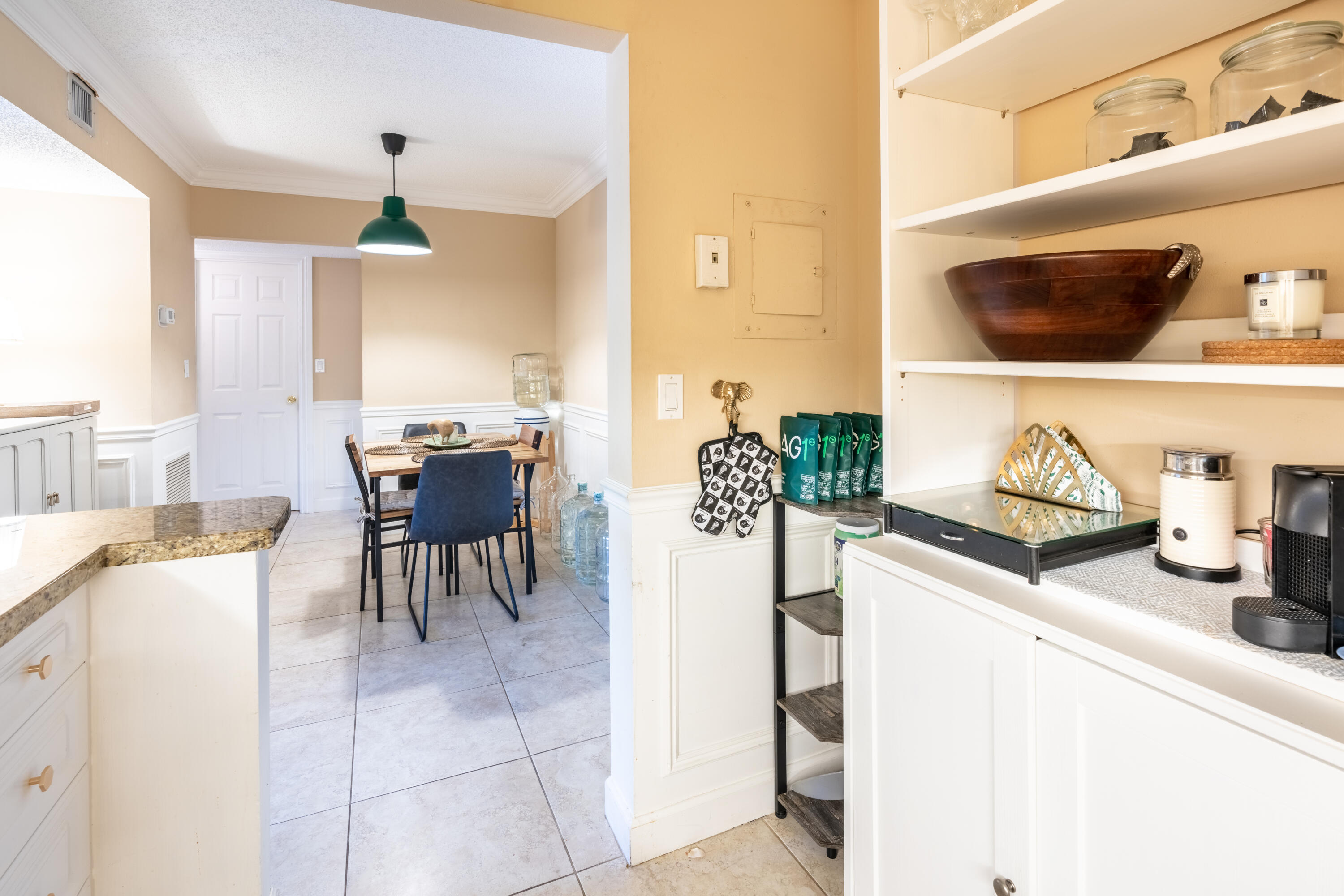 490 Northwest 20th Street, Unit 216 Boca Raton, FL 33431 - Photo 11 of 23 kitchen