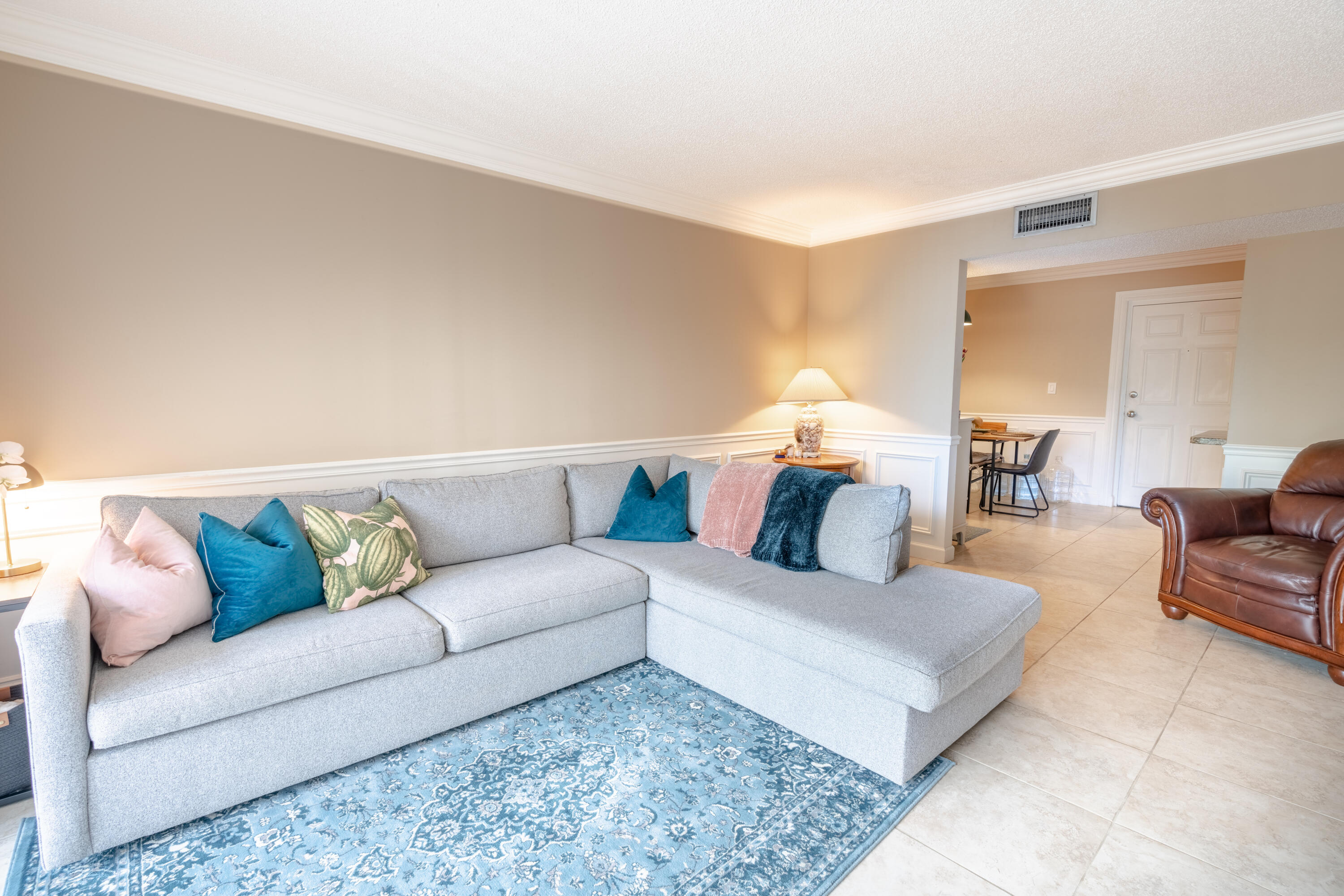 490 Northwest 20th Street, Unit 216 Boca Raton, FL 33431 - Photo 4 of 23 living