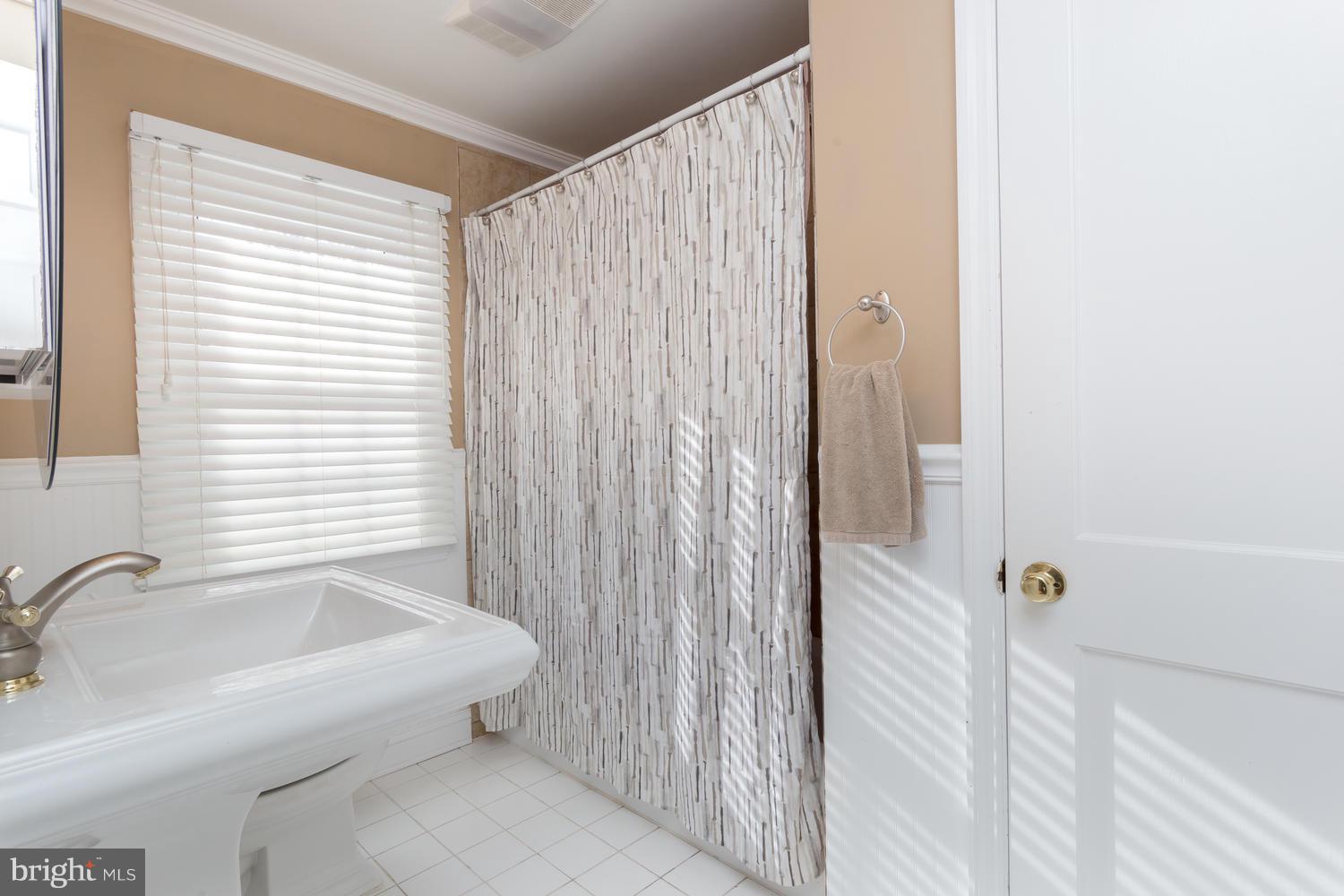 486 Lynbrooke Road Springfield, PA 19064 - Photo 22 of 32 Master Bathroom