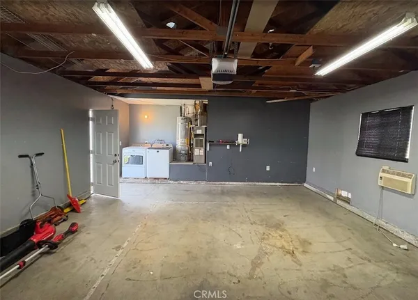 $3,300 | 14053 Bluewood Drive, Fontana, CA 92337