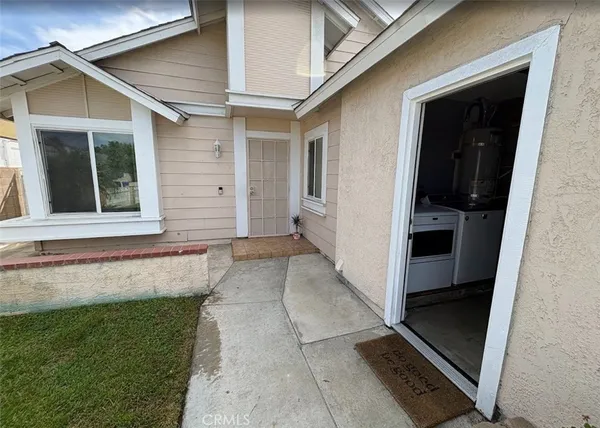 $3,300 | 14053 Bluewood Drive, Fontana, CA 92337