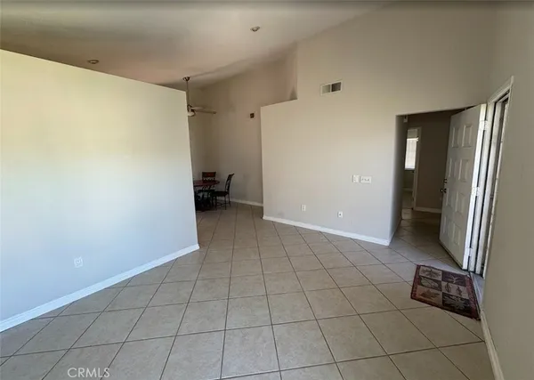 $3,300 | 14053 Bluewood Drive, Fontana, CA 92337