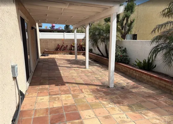 $3,300 | 14053 Bluewood Drive, Fontana, CA 92337