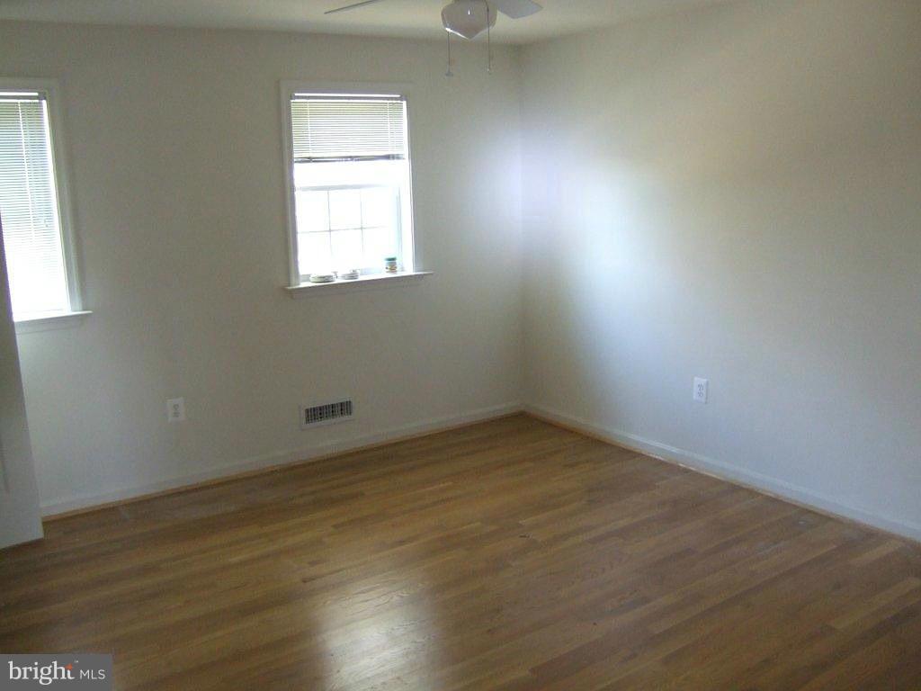 660 Charraway Road Baltimore, MD 21229 - Photo 8 of 14 Bedroom (Master)