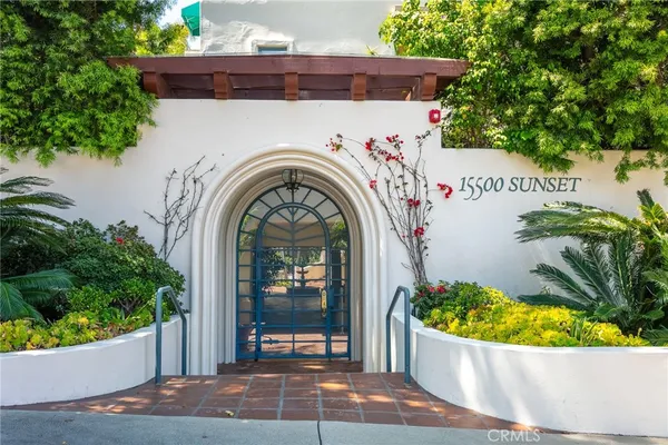$1,295,000 | 15500 Sunset Boulevard, Unit 301, Pacific Palisades, CA 90272