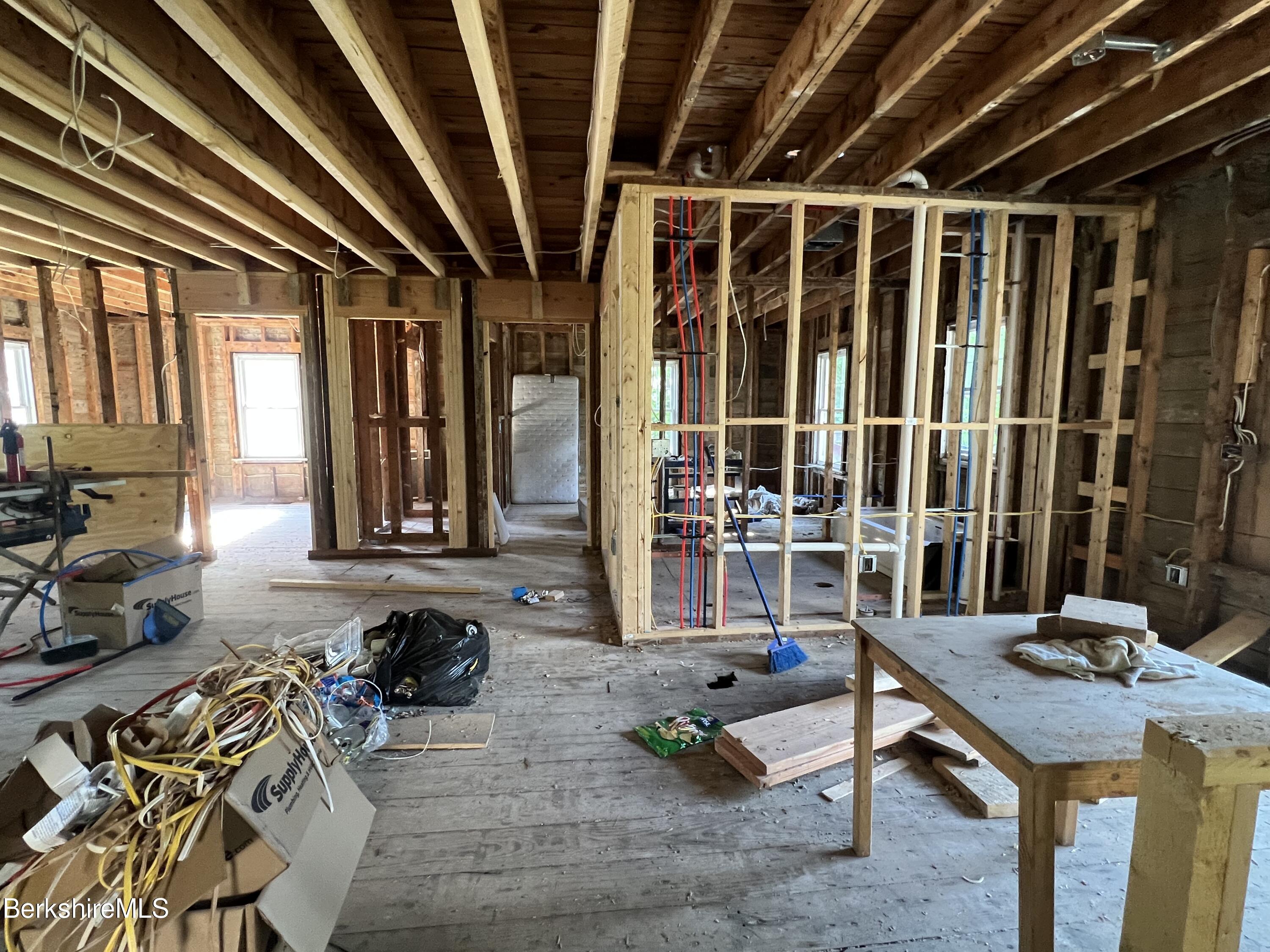 100 Boylston Street Pittsfield, MA 01201 - Photo 12 of 32 a living room with furniture