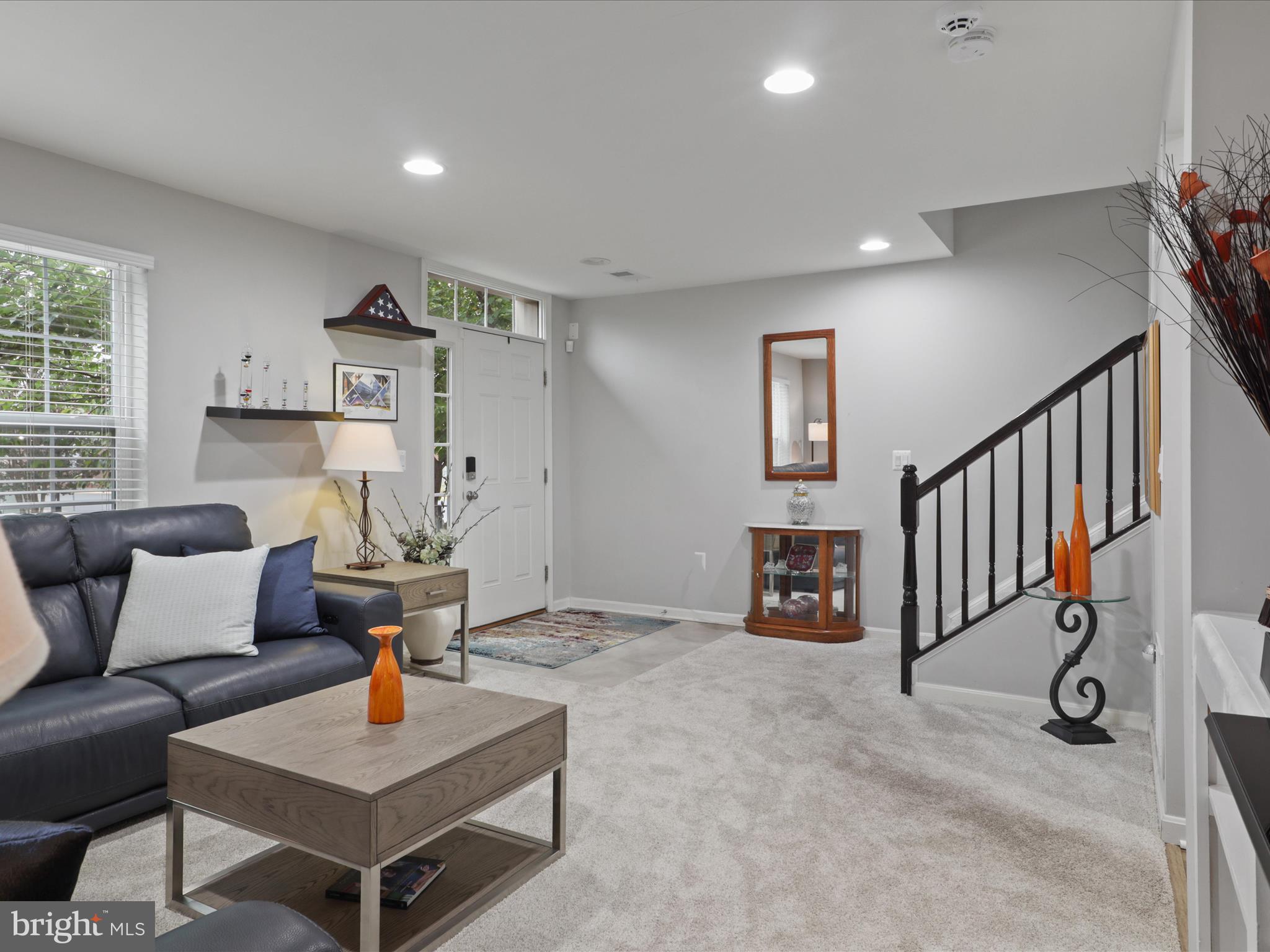 16006 Madison Ridge Place Gainesville, VA 20155 - Photo 7 of 48 a living room with furniture