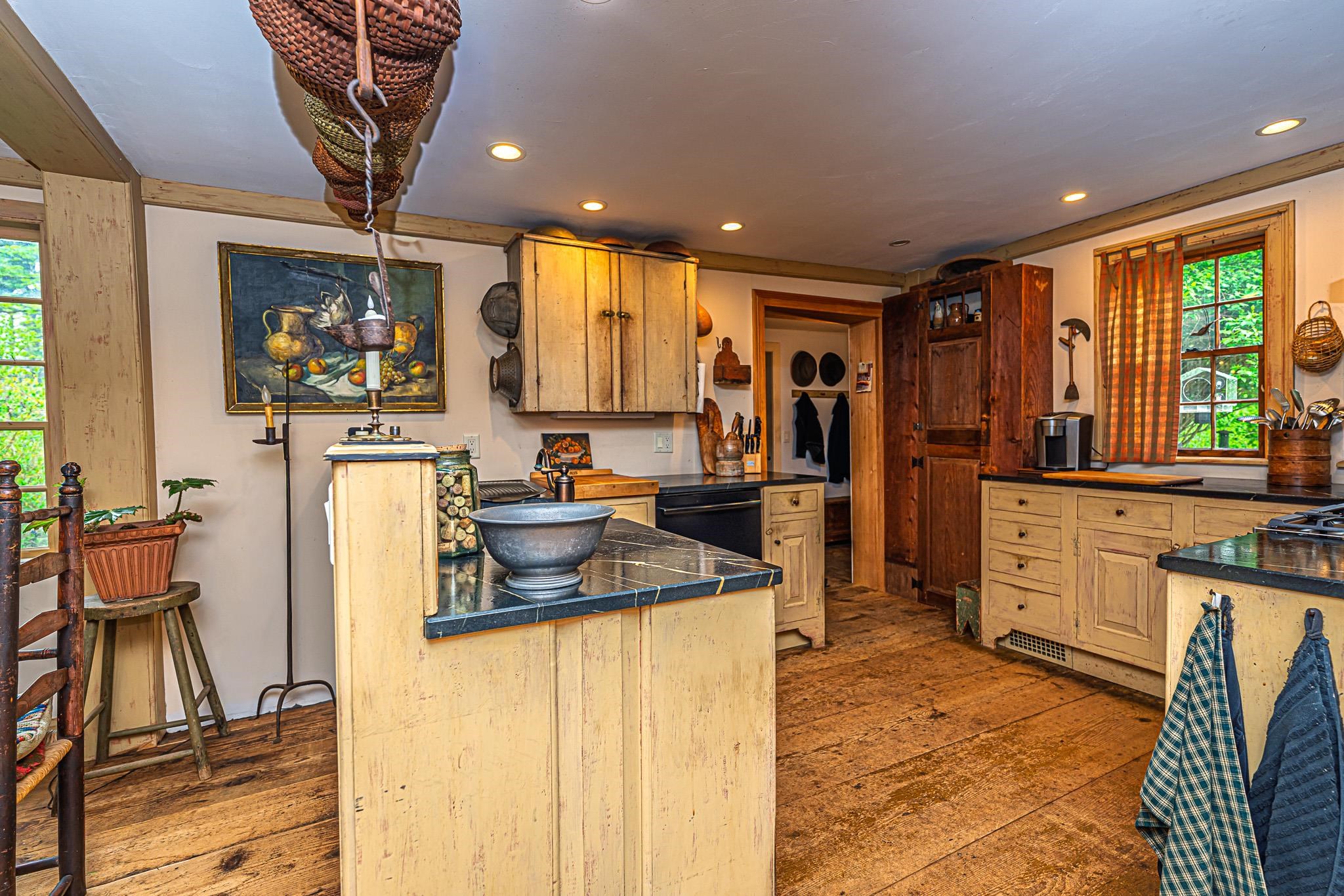 31 Longhill Road Raymond, NH 03077 - Photo 7 of 35