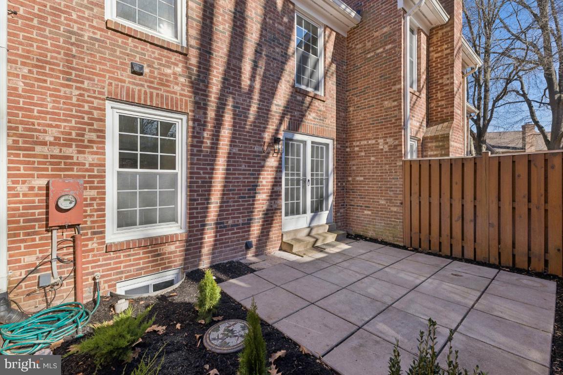 2452 South Walter Reed Drive, Unit 3 Arlington, VA 22206 - Photo 26 of 32 a view of a door and a window