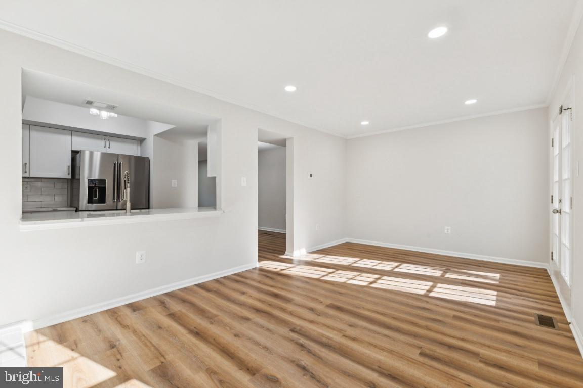 2452 South Walter Reed Drive, Unit 3 Arlington, VA 22206 - Photo 8 of 32 a view of an empty room