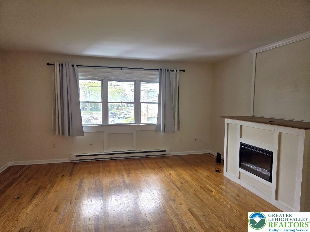 1749 Schoenersville Road Bethlehem, PA 18018 - Photo 2 of 19