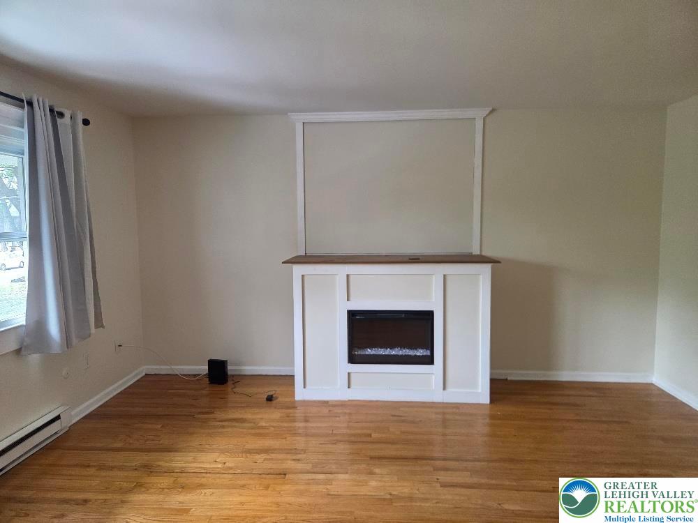 1749 Schoenersville Road Bethlehem, PA 18018 - Photo 3 of 19