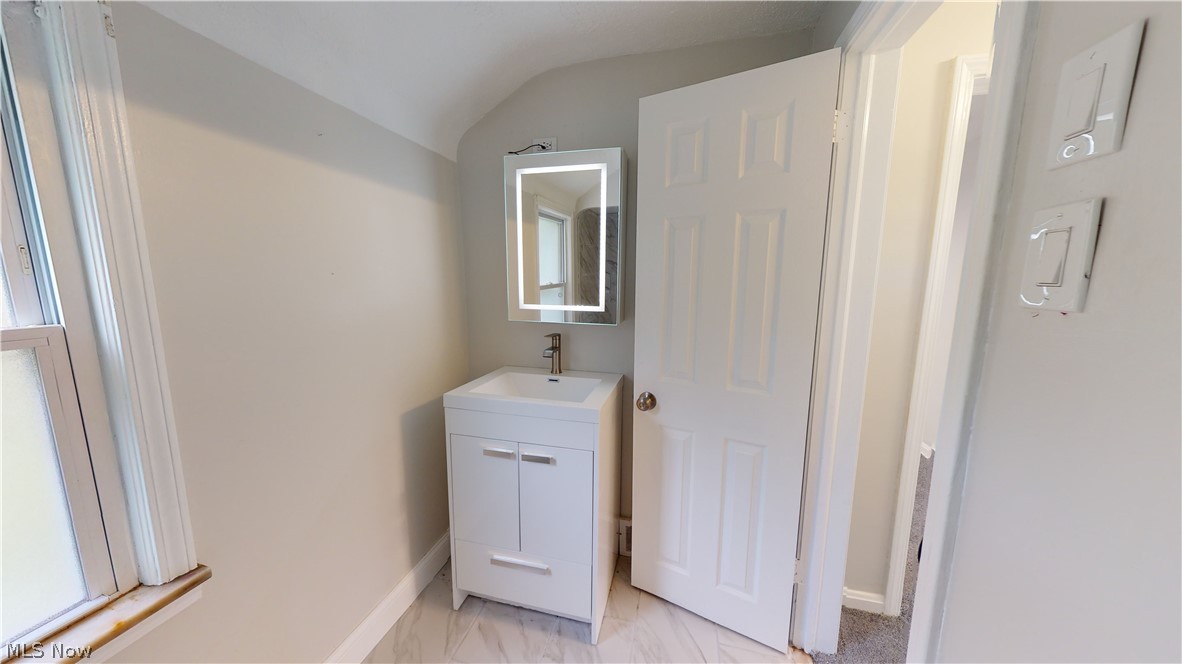 1294 Brainard Road Lyndhurst, OH 44124 - Photo 19 of 27